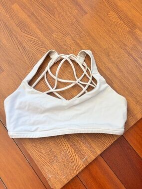 Lululemon Strappy Back Women's Sports Bra - White